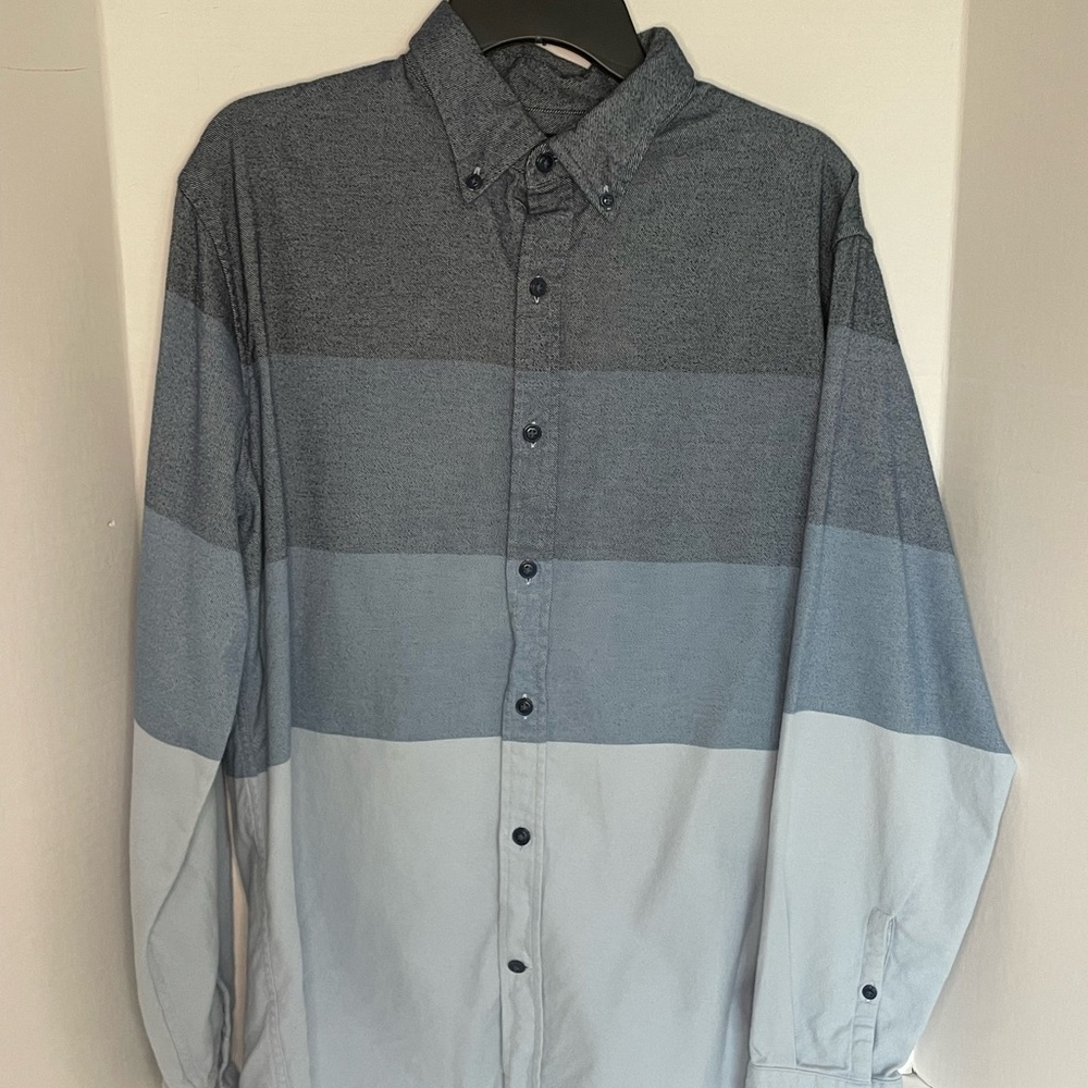 Lands’ End Jean Ombre style long sleeve button down shirt Men’s size L